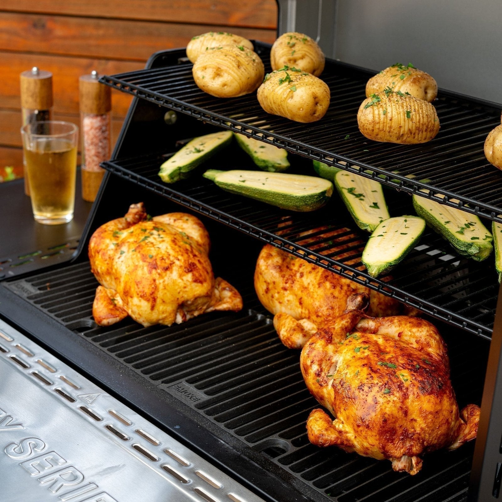 Masterbuilt Gravity Series 1150 Charcoal BBQ & Smoker – Starter Pack with Cover & Charcoal